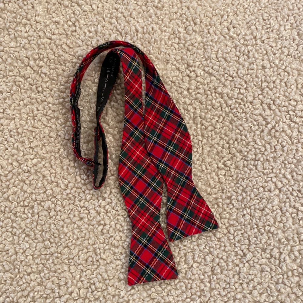 Collared Greens Holiday Bow tie